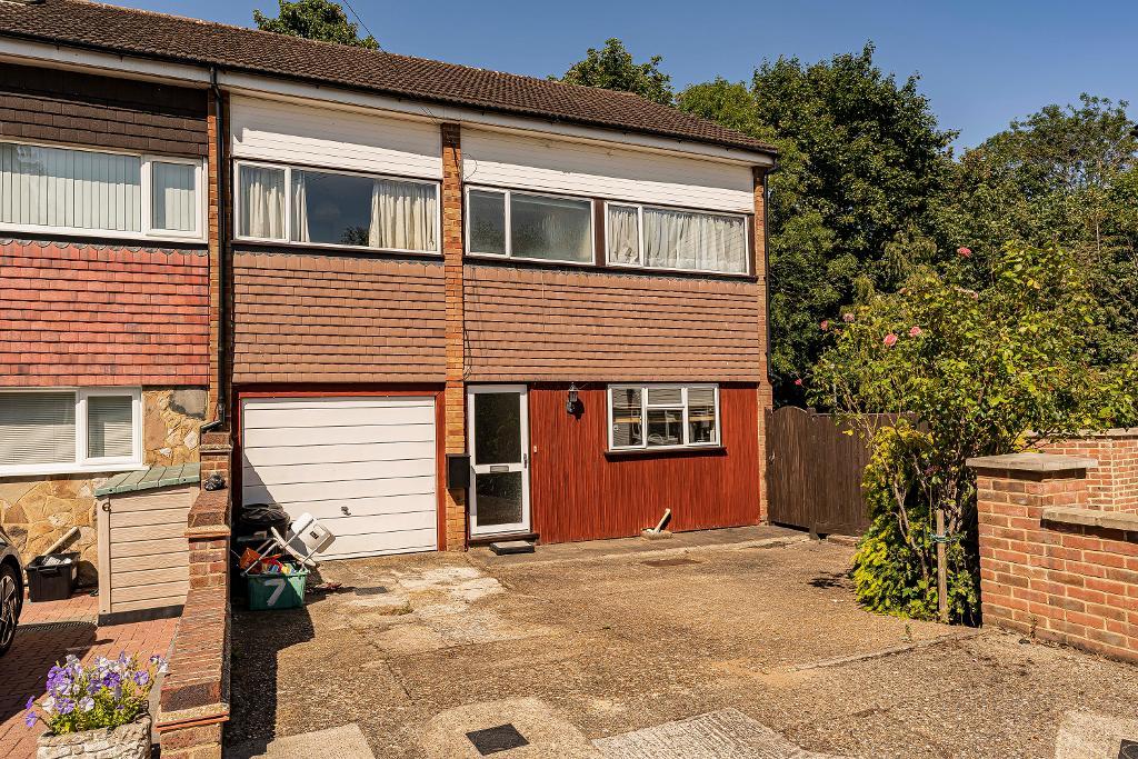 Contessa Close, Farnborough Village, Orpington, Kent, BR6 7ER